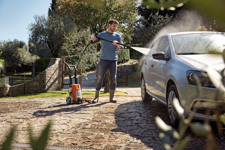 Spalator cu inalta presiune STIHL RE 100 PLUS Control electric putere 2.1 kW presiune 150 bar debit 450 l/h roti