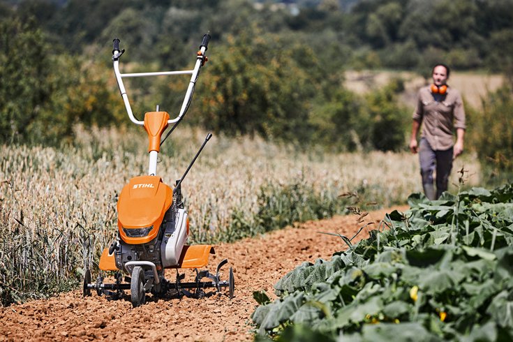 Motosapa STIHL MH 600 6CP 78cm 60kg roti cauciuc roti metal cultivator uleiuri