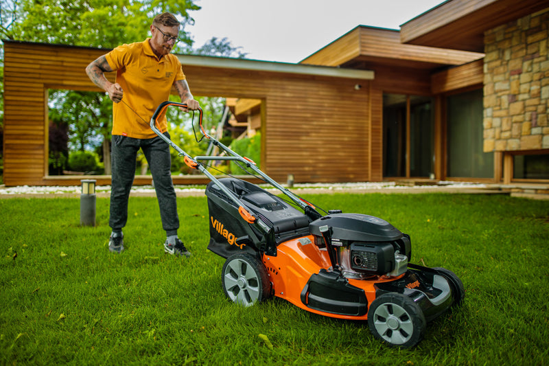 Masina de tuns iarba VILLAGER FALCON 4111 H autopropulsie motor Honda GCVx 145 3.7 CP benzina capacitate 145cmc latime lucru 46 cm volum colector 60 l