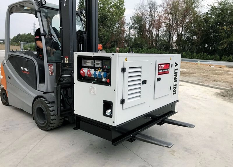 Generator de curent insonorizat GENMAC Infinity G15 putere maxima 12 kW 400V motor YANMAR Diesel rezervor 100 L DSE-4510+WH+CLH+FLP