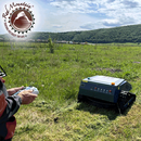 Robot cositoare cu telecomanda hibrid Red Mountain RM-32TRC motor Loncin 452cc putere 8.3 kW latime de lucru 787 mm senilat hibrid telecomanda 300 m inclinare 30 grade