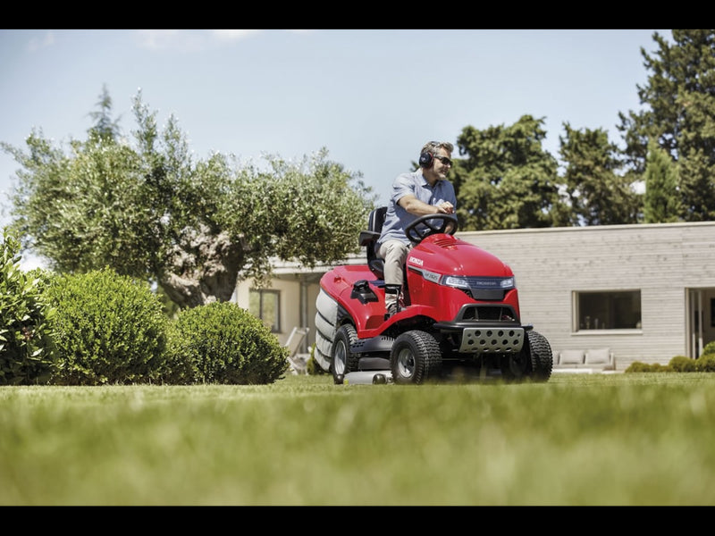 Tractoras de tuns gazon HONDA HF2625K1 HMEH latime de taiere 122 cm putere 18.9 CP cos colector 350 L