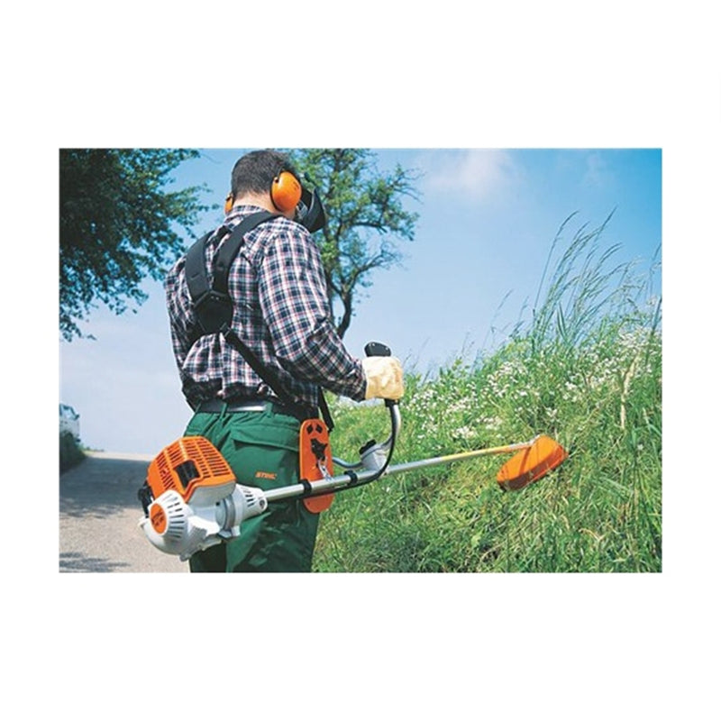 Motocoasa STIHL FS 131 putere 1.9 CP latime lucru 42 cm cutit pentru iarba 230-2 chinga dubla pentru umeri