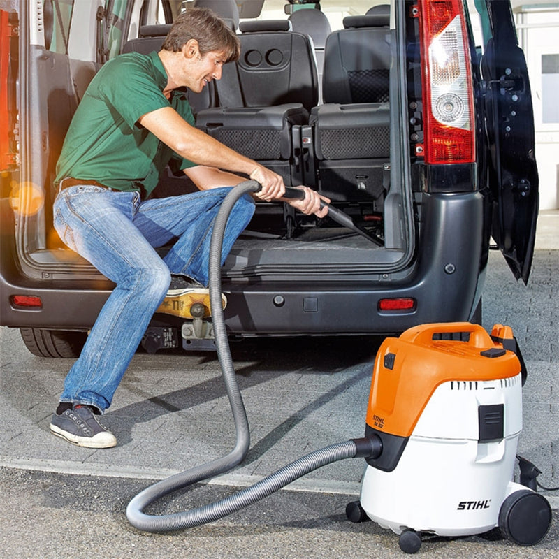 Aspirator STIHL SE 62 electric putere 1400 W putere de aspirare 210 mbar debit 3600 l/min