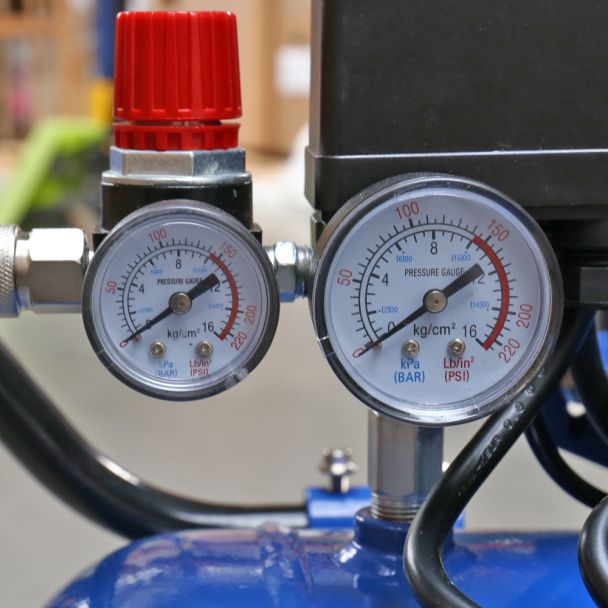 Compresor de aer Airmaster AIR10010L-3 2.2 kW 10 bar 322 l/min butelie 100 litri