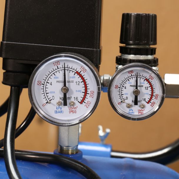 Compresor de aer Airmaster AIR10010NV-3  2.2 kW 10 bar 336 l/min butelie 100 litri