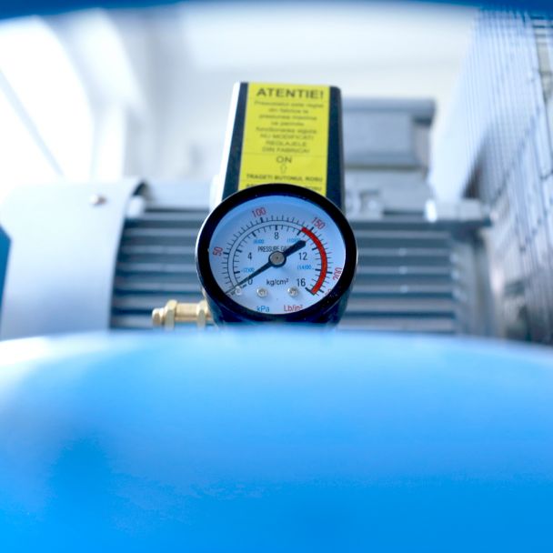 Compresor de aer Airmaster AIR5.5SHU10300 300 l 4 kW 10 bar 720 l/min