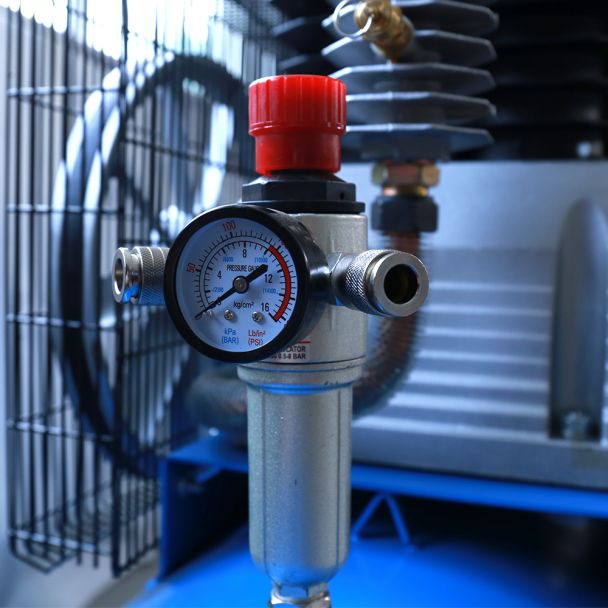 Compresor de aer Airmaster AIR5.5SHU10300 300 l 4 kW 10 bar 720 l/min