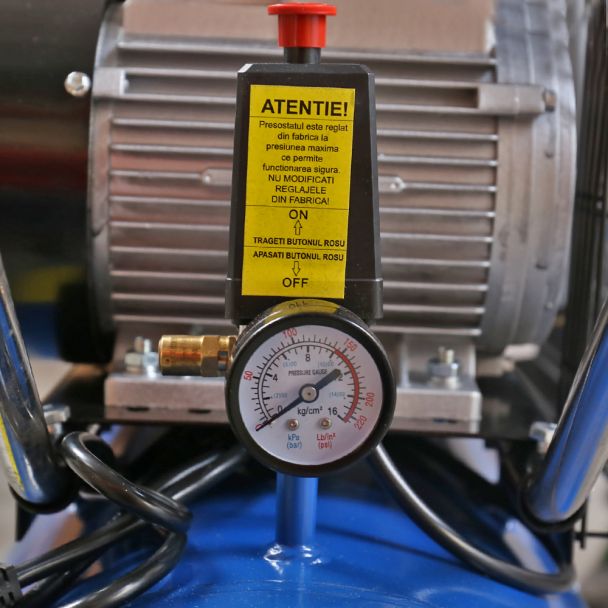 Compresor de aer AIRMASTER320/100 2.2 kW 10 bar 320 l/min butelie 100 litri