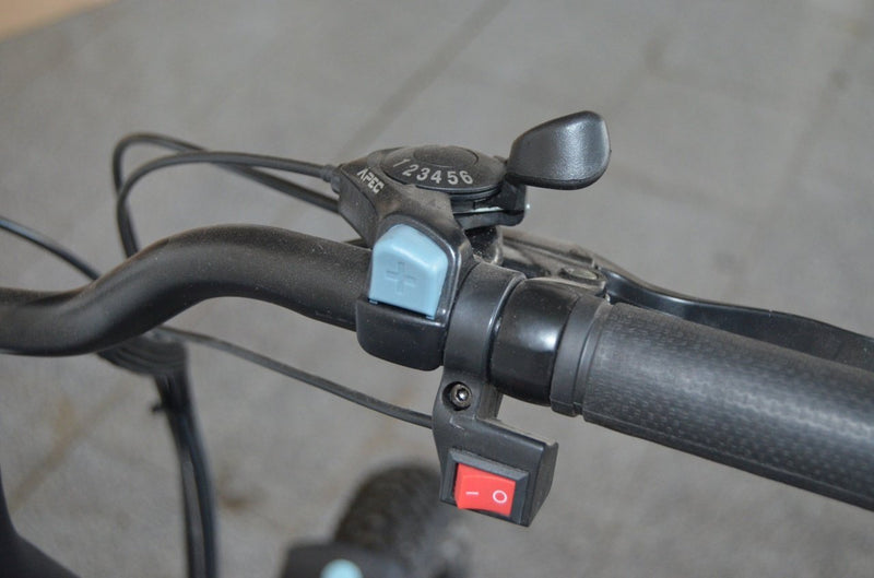 Bicicletă electrica pliabila Voltarom APB2 motor 250W (800 W) viteza 25 km/h autonomie 50-80 km