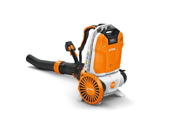 Suflanta STIHL BGA 300 debit aer 970 m³/h putere suflare 26 N sistem AP fara acumulator si incarcator