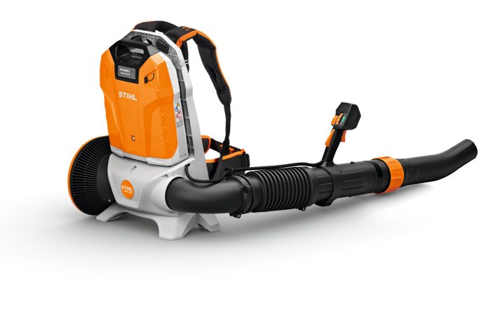 Suflanta STIHL BGA 300 debit aer 970 m³/h putere suflare 26 N sistem AP fara acumulator si incarcator