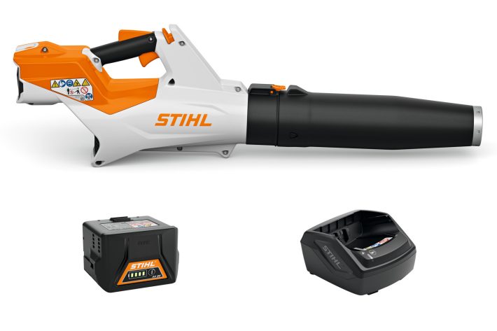 Suflanta STIHL BGA 60 debit aer 780 mc/h putere suflare 15 N sistem AK cu acumulator AK 30 si incarcator AL 101