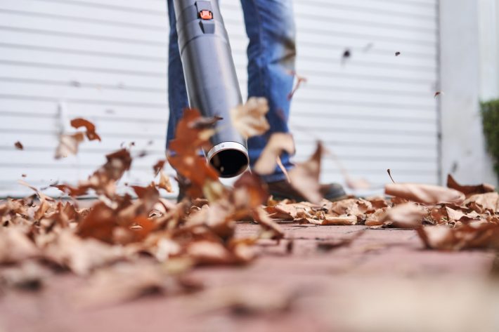 Suflanta STIHL BGA 60 debit aer 780 mc/h putere suflare 15 N sistem AK fara acumulator si incarcator