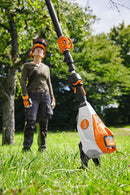 Motofierastrau telescopic profesional STIHL HTA 135 putere 1.1 kW lama 30 cm lungime 405 cm acumulator si incarcator neinclus
