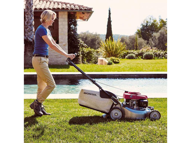 Masina de tuns gazon HONDA HRG 466 C1 SKEP putere motor 4.2 CP latime de taiere 46 cm cos colector 55 L autopropulsata