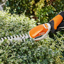 Foarfeca gard viu STIHL HSA 26 putere 0.1 kW cu lama pentru arbusti 20 cm si lama pentru iarba sistem AS cu acumulator AS 2 si incarcator AL 1