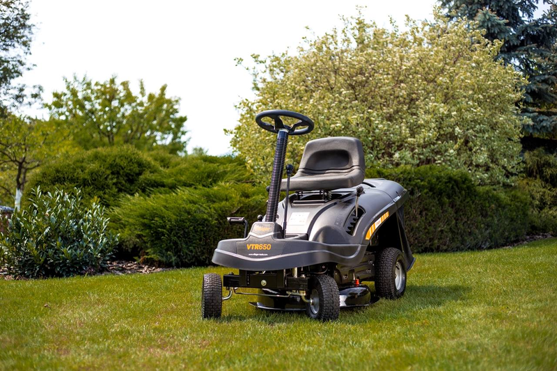 Tractoras de tuns iarba Villager Rider VTR 650 putere 6.4 cp latime lucru 61 cm motor Loncin 196 cmc suprafata cosirii 4000 m2