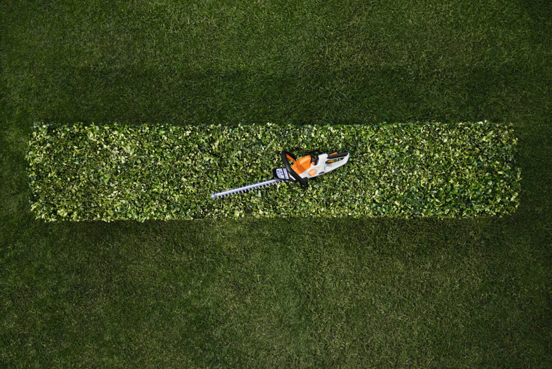 Foarfeca gard viu STIHL HSA 30 putere 0.14 kW lama 45 cm sistem AS cu acumulator AS 2 si incarcator AL 1