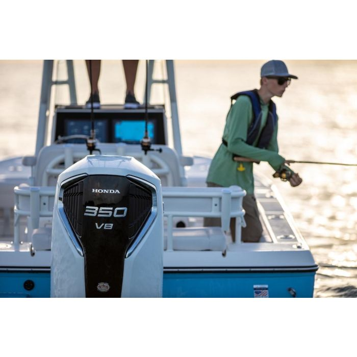 Motor barca Honda BF350 UCDU cu mansa cizma extralunga DBW 350 CP 4T pornire electrica elice contrarotanta de inox cu 3 aripi port incarcare 70A-ALB NH565 “Grand&nbsp;Prix”