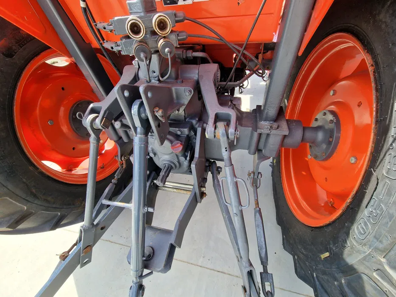 Tractor Kubota M 704k 70 CP 4X4 import Japonia numar serie 7006274