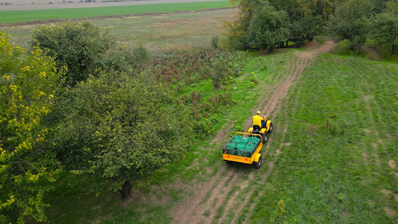 ProGARDEN Campo T12 Minitractor G2.1 4x4, 12CP, diesel, hidraulica fata-spate, roti 6.00-12 cu remorca Campo RM600CT 600kg