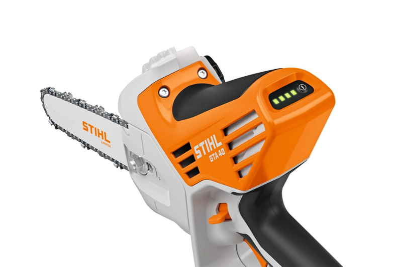 SET Motoferastrau multifunctional STIHL GTA 30 pe acumulator putere 0.29 kW lama 15 cm cu 2x acumulatori S2  incarcator AL 5-2 cutie scule sistem AS