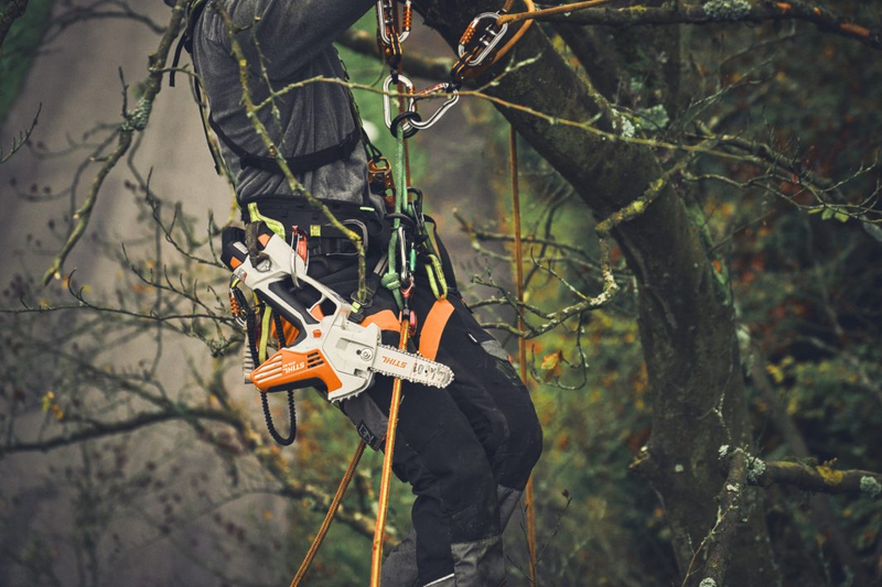 SET Fierastrau STIHL GTA 40.0 lama 15 cm pas lant 1/4"P carcasa plastic sistem AS cu 2x acumulatori AS 2 si incarcator rapid AL 5-2