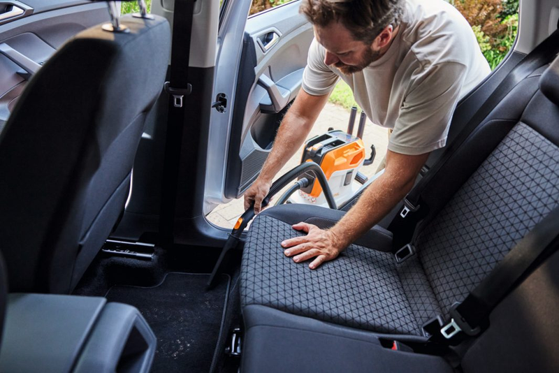 Aspirator STIHL SEA 60.0 L umed/uscat 36V rezervor colectare 12L sistem AK fara acumulator si incarcator