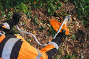 Motocoasa STIHL FS 561 C-EM putere 2,8kW diametru taiere 56 cm cutit taietor pentru tufisuri BC 350-3 ham advance plus + ulei amestec 2T 1L + AutoCut 56-2 + viziera cu antifoane