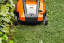 Scarificator pe acumulator STIHL RLA 240 putere 900W latime lucru 34 cm adancime de lucru 15 mm sistem AK cu acumulator AK 30 si incarcator AL 101