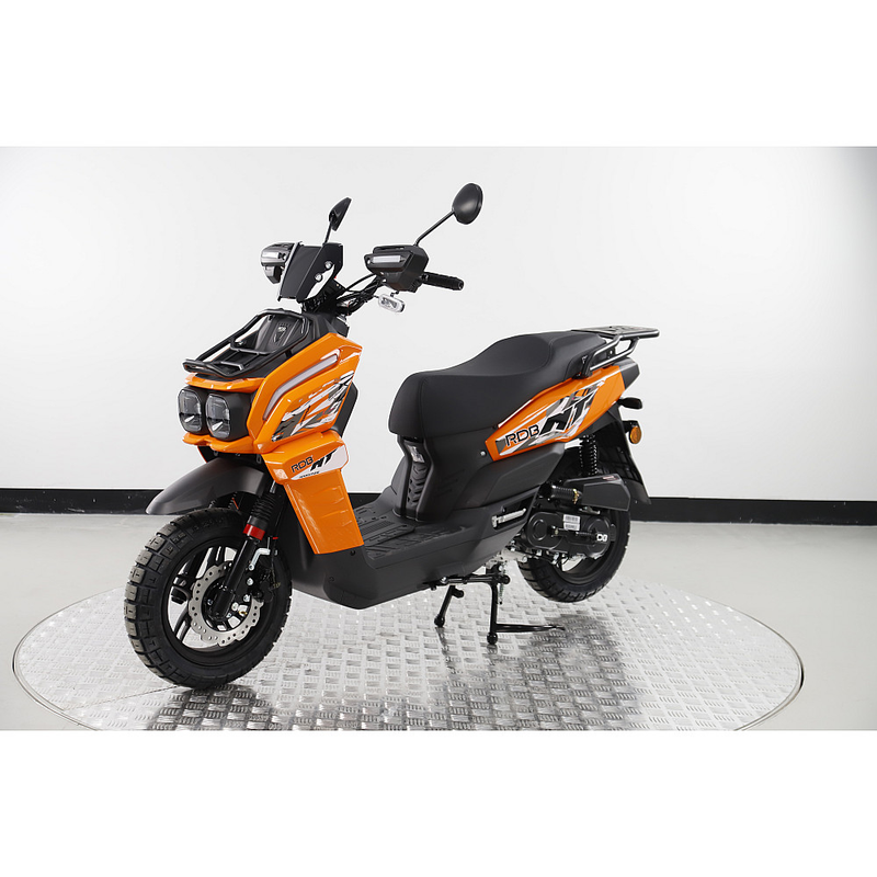 Scuter RDB MT motor 3.3 CP benzina 4T 50 cmc viteza 45 km/h necesita permis culoare portocaliu