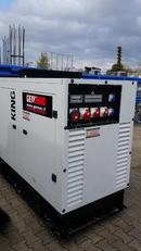 Generator de curent insonorizat GENMAC King G100IS putere maxima 88 kW 400V motor Iveco Diesel rezervor 150 L AVR IVECO
