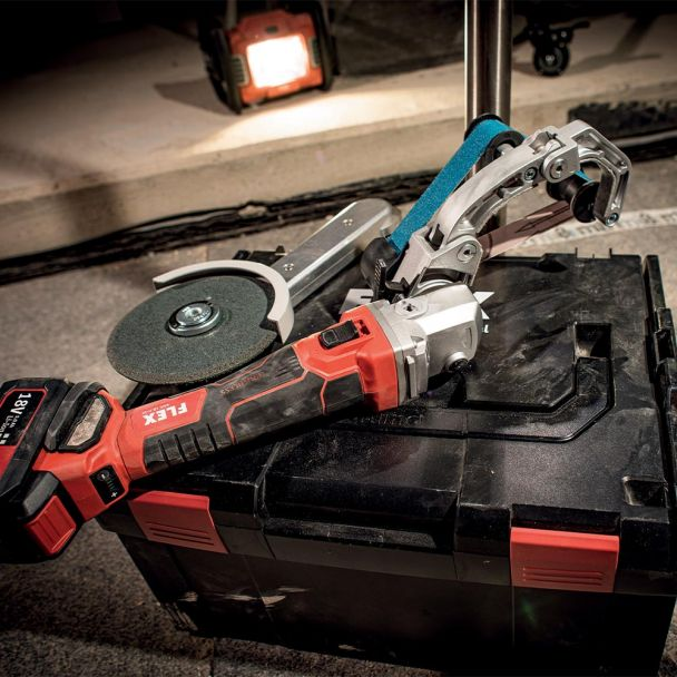 Masina de slefuit cu banda Flex BME 18.0-EC/5.0 Set 504505 cu 2 acumulatori 18 V/5.0Ah, incarcator