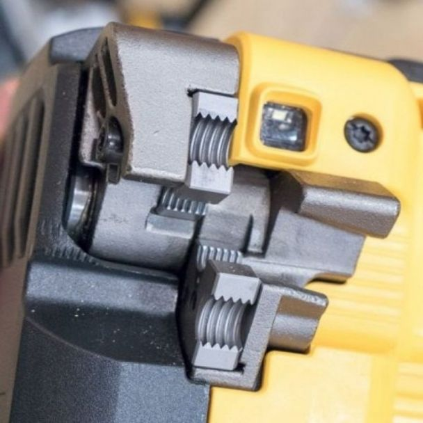 Masina pentru taiat tije filetate V Dewalt DCS350N compatibila cu acumulator XR Li-Ion 18 V capacitate de taiere otel moale M6, M8, M10, M12