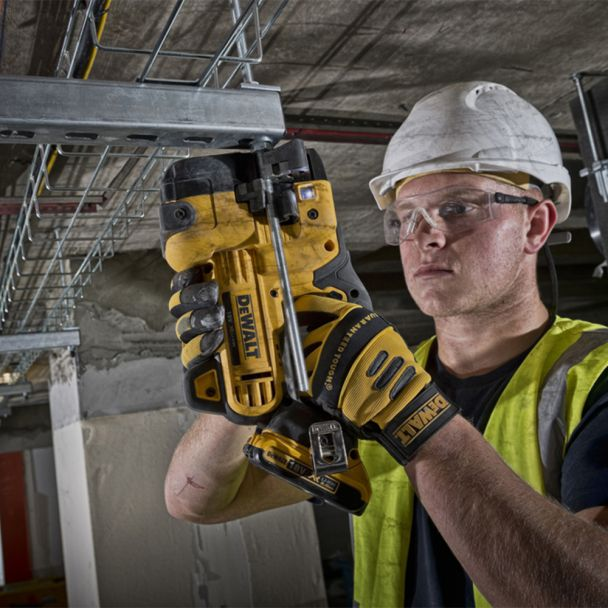 Masina pentru taiat tije filetate Dewalt DCS350NT compatibila cu acumulator XR Li-Ion 18 V capacitate de taiere otel moale M6, M8, M10, M12 cutie TSTAK