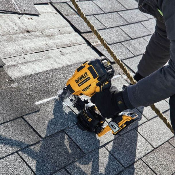 Ciocan de batut cuie Dewalt DCN45RND2 cu 2 acumulatori XR 18 V / 2 .0Ah cuie 3.1 / 19-45 mm