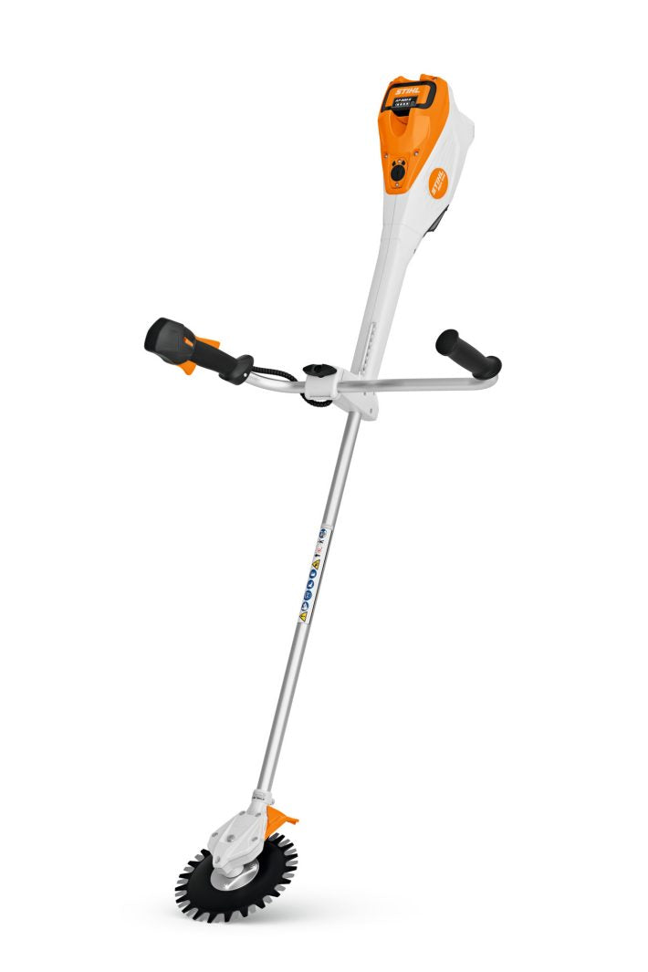 Motocoasa cu acumulator STIHL RGA 140 latime de taiere 23 cm lama rotativa chinga dubla pentru umeri sistem AP fara acumulator si incarcator