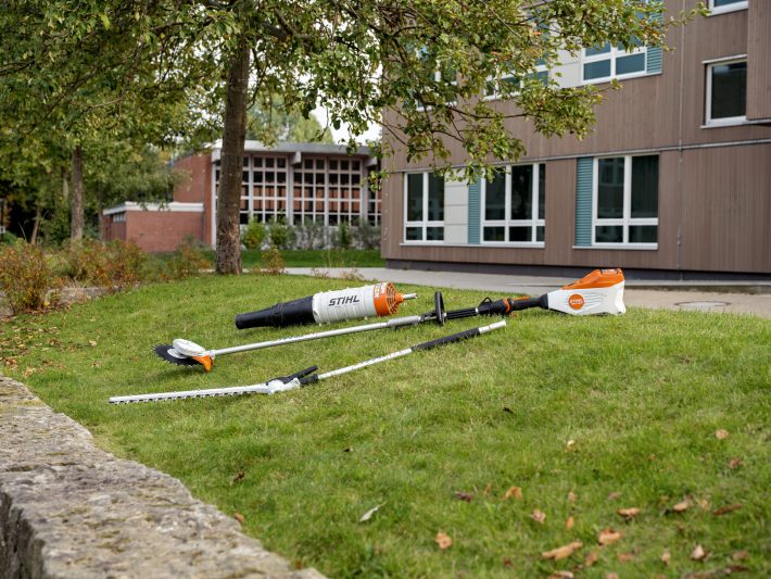 Motor pentru sistem combinat STIHL KMA 135 R sistem AP fara acumulator si incarcator