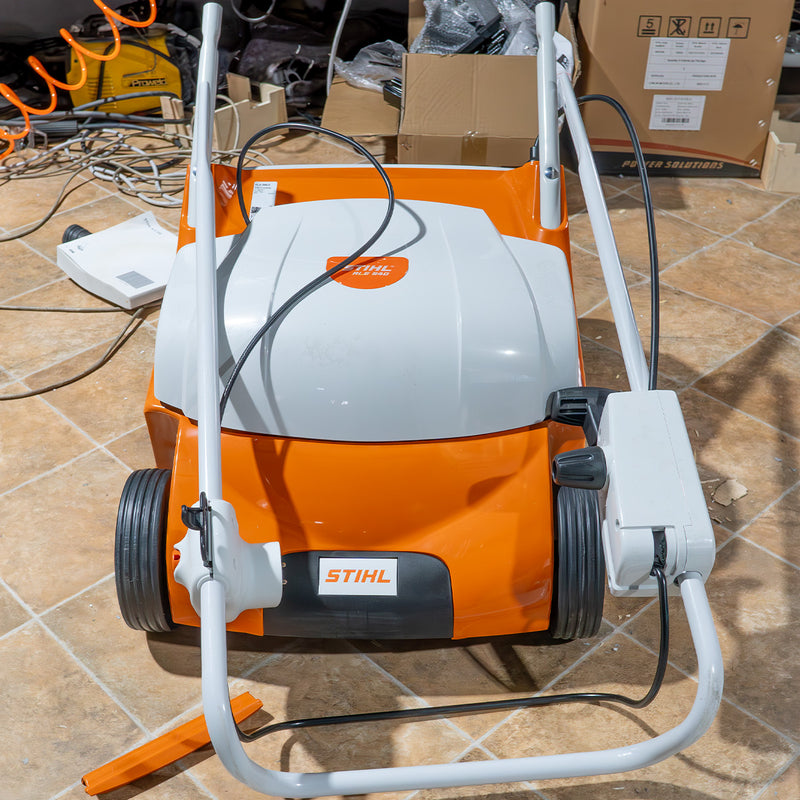 Second Hand Scarficator electric STIHL RLE 540 electric putere 1600 W latime de lucru 38 cm adancime de lucru 25 mm suprafata pana la 800 m²
