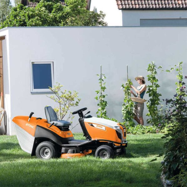 Tractoras pentru tuns iarba STIHL RT 5097 benzina motor 11 CP latime de taiere 95 cm suprafata de cosire pana la 6000 m²