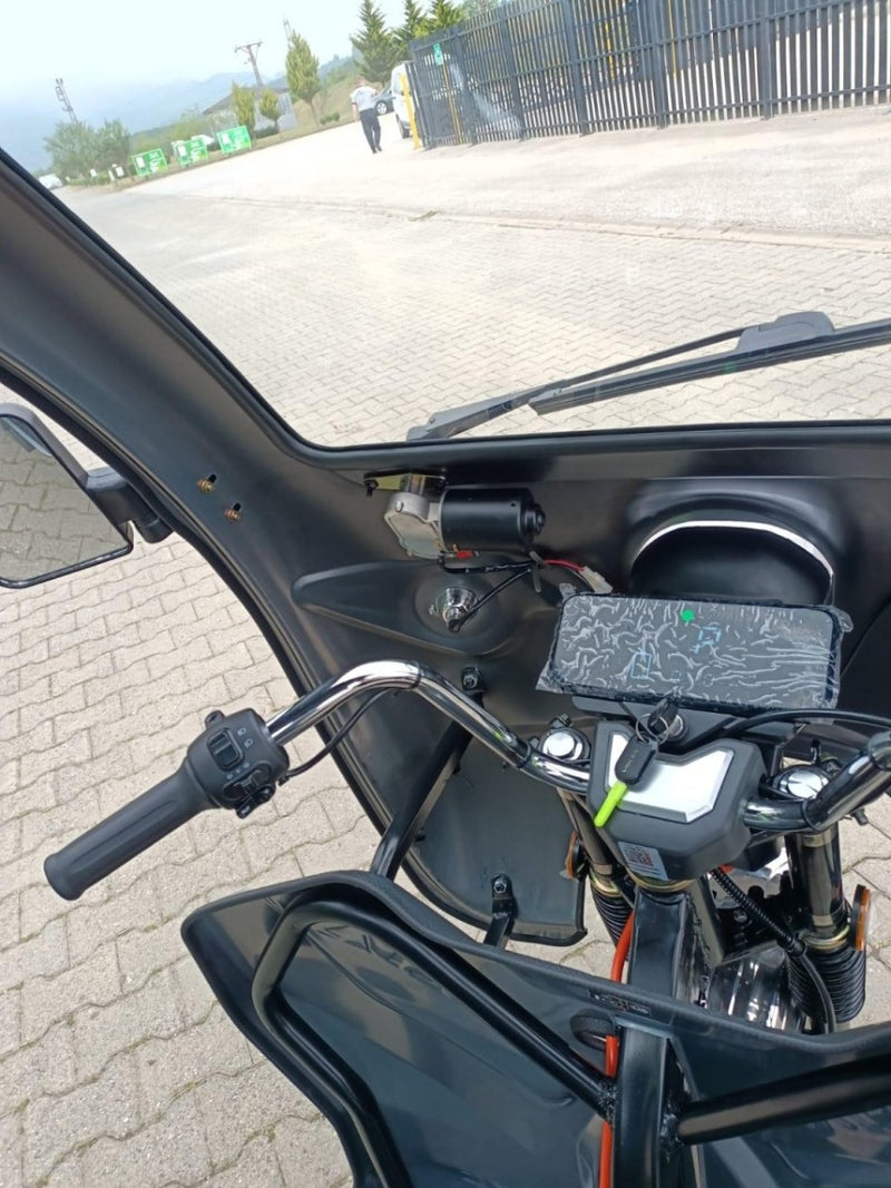 Tricicleta electrica Voltarom Hercules putere 3900W viteza 25km/h autonomie 70km acumulatori 72V/80Ah fara permis