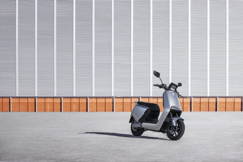 Scuter electric Ztech ZT-21 G5 ECO autonomie 65 Km viteza maxima 45 km/h putere 2400W acumulator 20Ah/72V-Alb