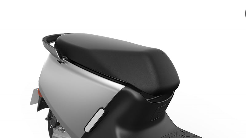 Scuter electric Ztech ZT-22 G5 autonomie 77 Km viteza maxima 45 km/h putere 2300W acumulator 20Ah/60V-Argintiu